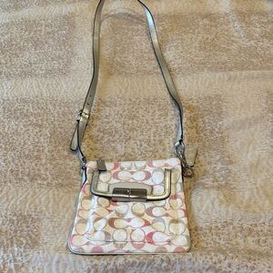 Stylish Women's Shoulder Bag - Multicolor